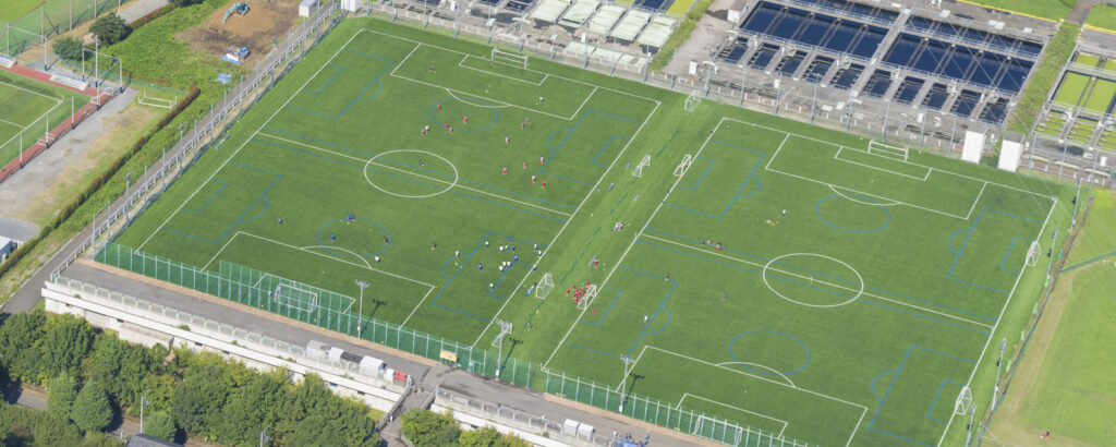 サッカー場の芝生造成と管理　<国際的なレベルの競技用芝生を目指して カラー版> 北の大地・北海道でのコウフ・フィールド流芝生管理「第9弾」を