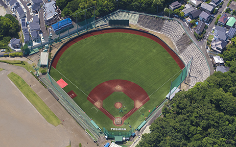 東芝総合グラウンド野球場が内外野人工芝に生まれ変わりました ニュース 施工情報 日本体育施設株式会社