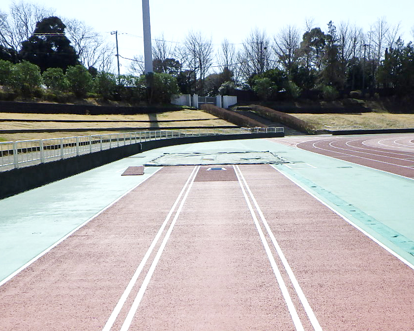 三ツ沢公園陸上競技場 補助競技場をリニューアルしました 日本体育施設株式会社