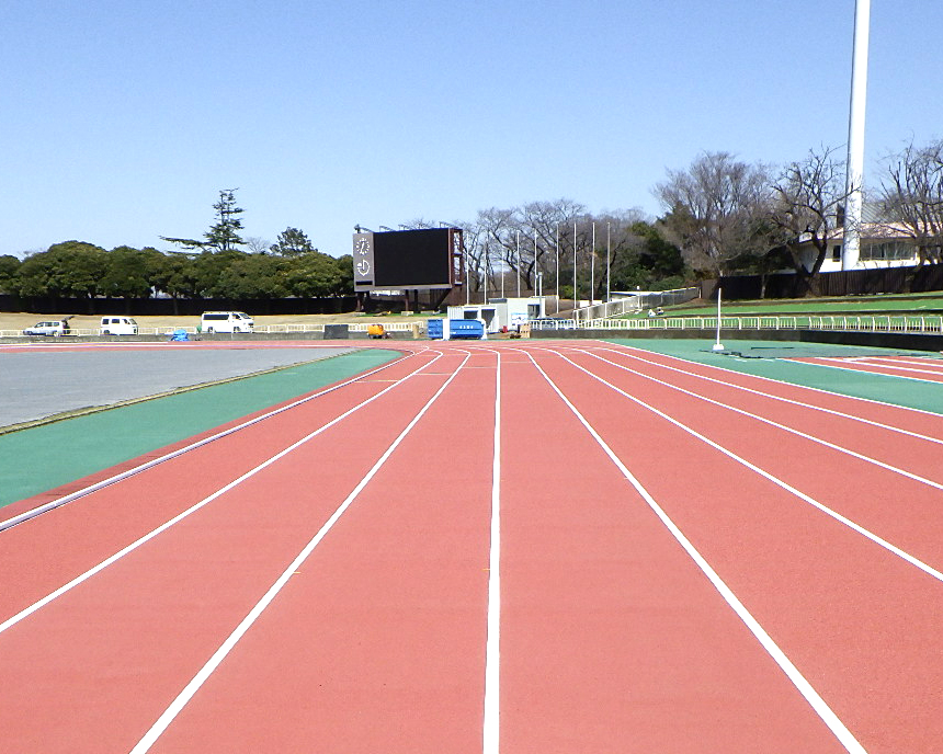 三ツ沢公園陸上競技場 補助競技場をリニューアルしました 日本体育施設株式会社