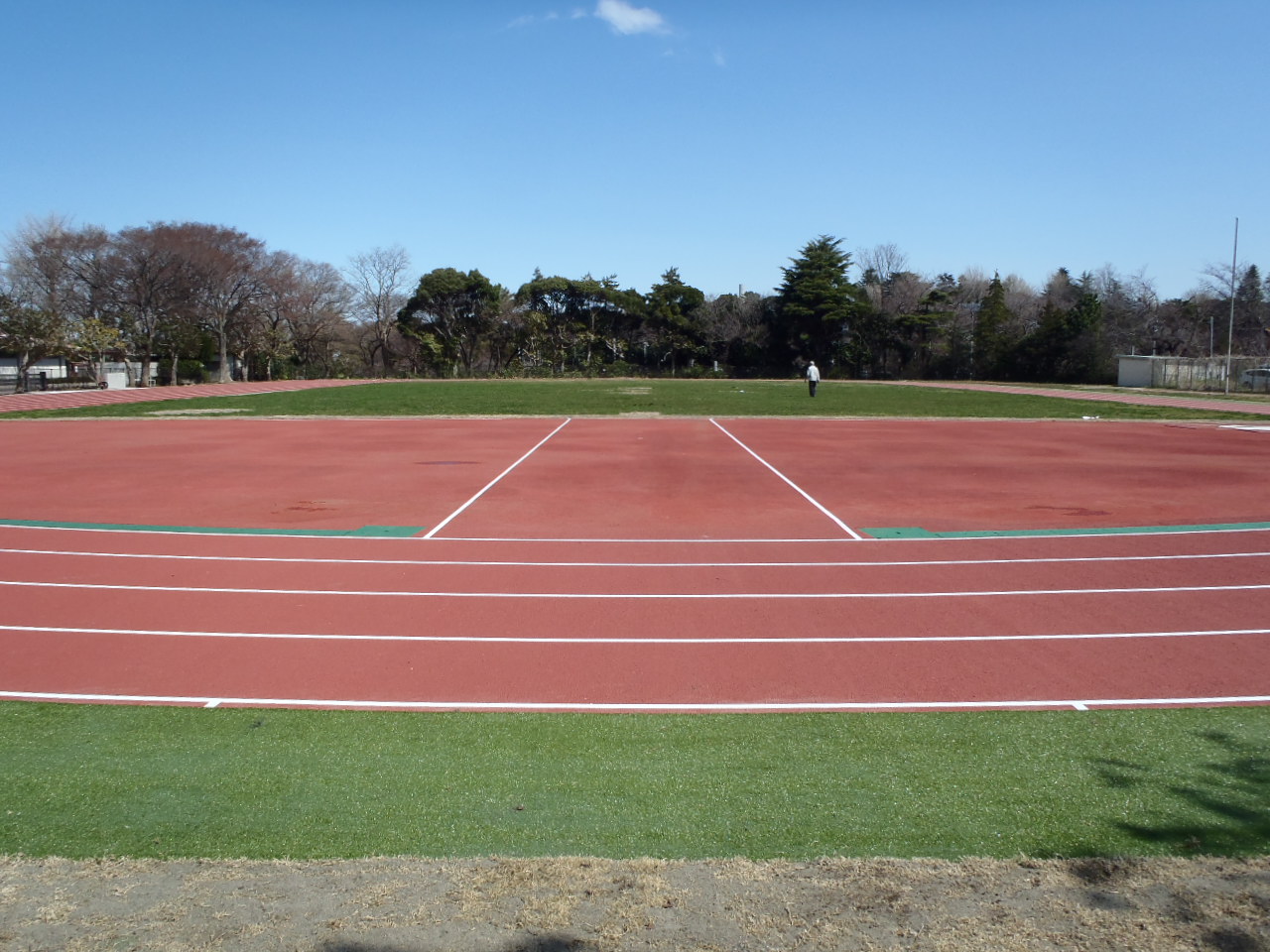 三ツ沢公園陸上競技場 補助競技場をリニューアルしました 日本体育施設株式会社