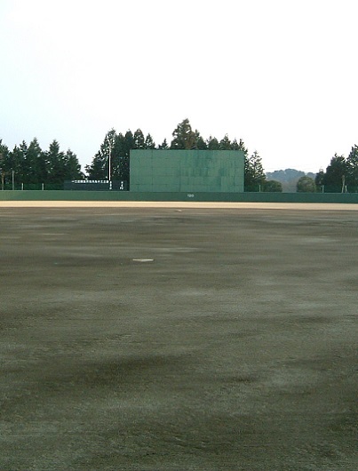 黒土混合土が舗装された野球場