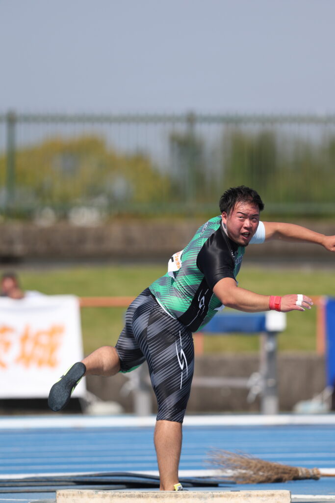 2022水戸招待陸上の村上輝選手の様子