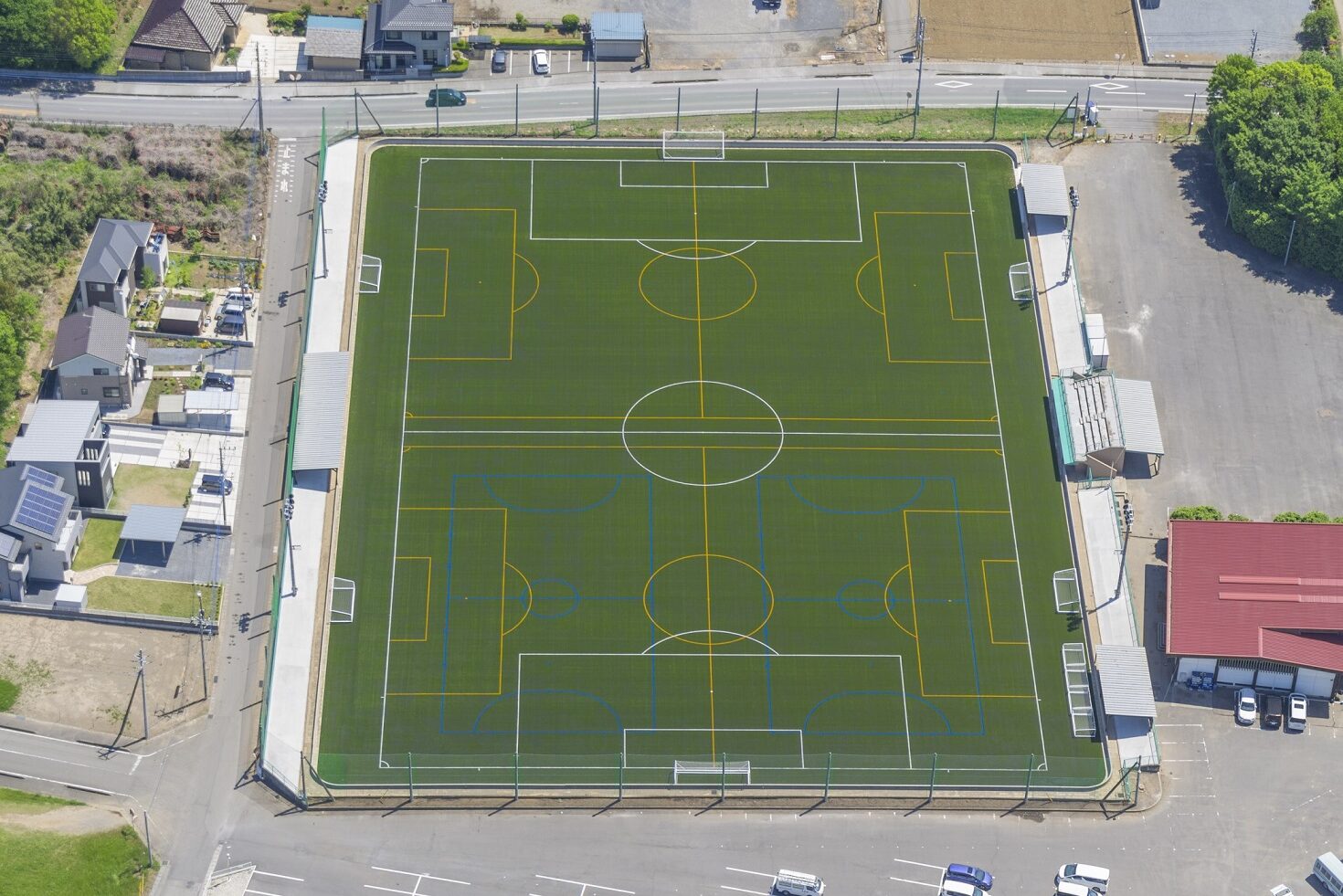 境 町 サッカー 場