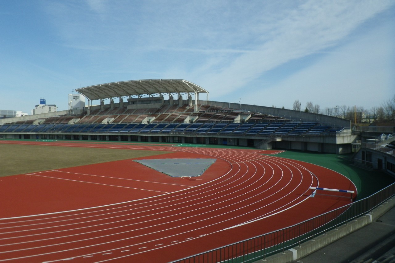 函館市千代台公園陸上競技場の全景