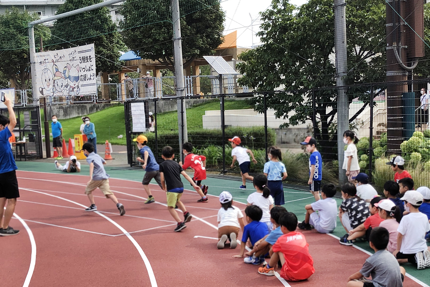 小学生のかけっこトライの様子