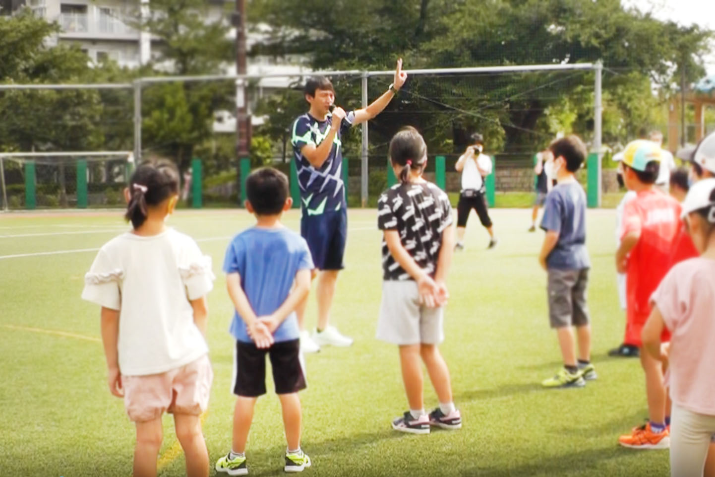 走り方教室で指導する様子