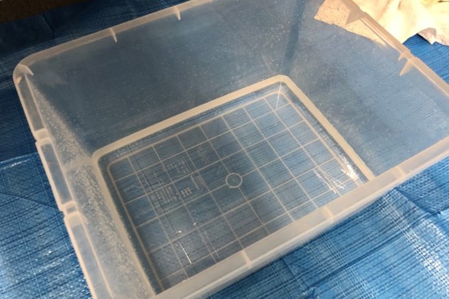 排水トレイ内の流出状況の確認例