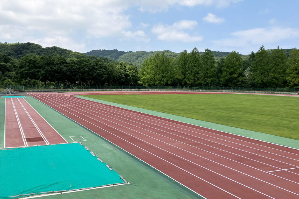 高岡市営城光寺陸上競技場の写真