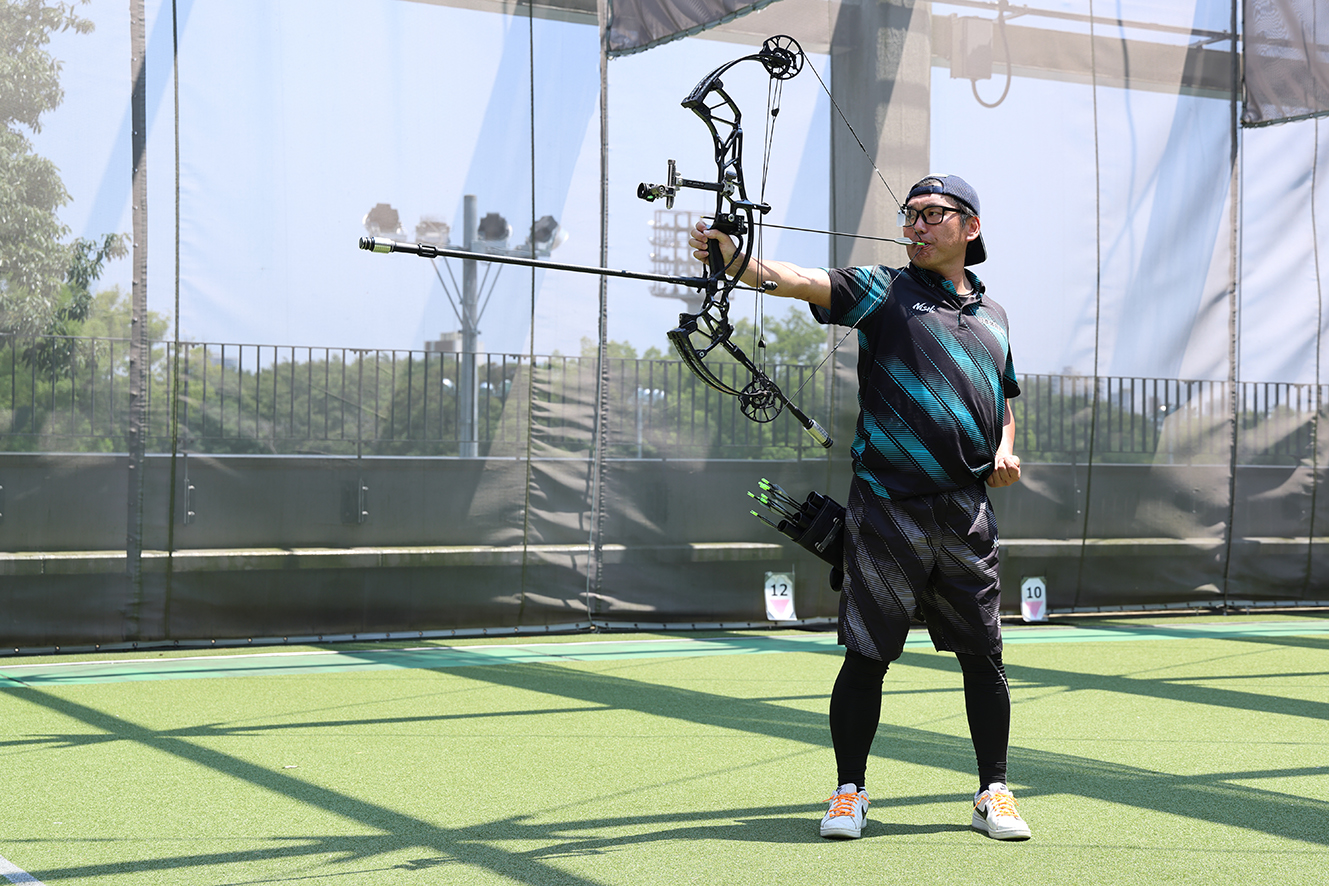大谷知樹選手のアーチェリー競技写真