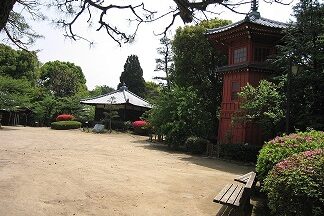 中野区哲学堂公園の園内風景