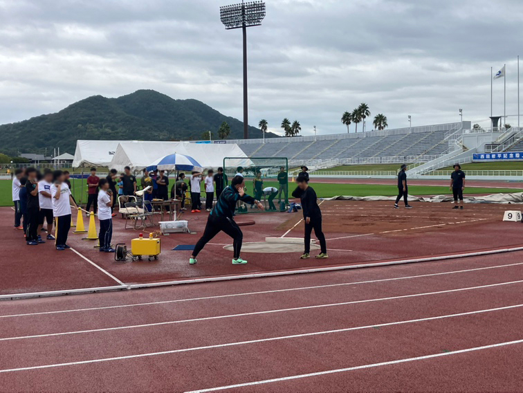 村上輝選手による陸上競技教室の様子