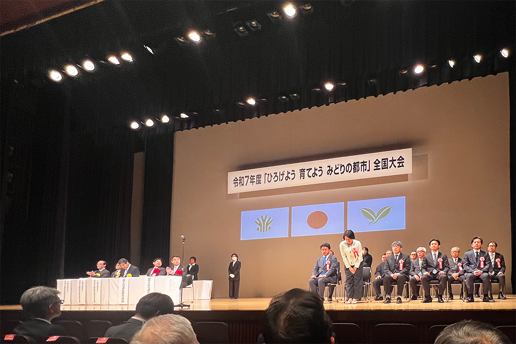 舞台上のイベントの様子