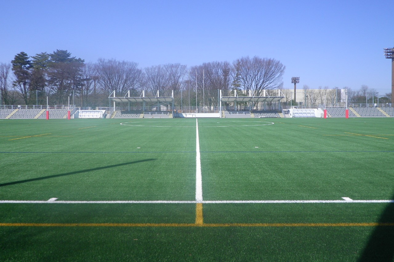 府中の森公園施設改修工事で整備された人工芝のサッカー・ラグビー・ホッケー場