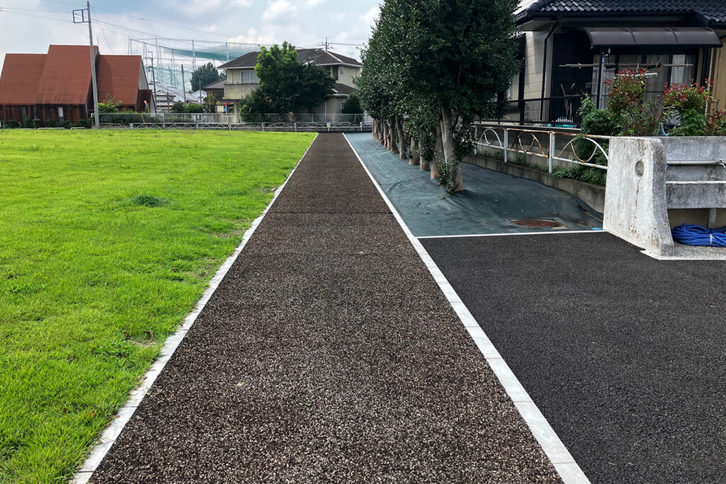 茶色の遊歩道