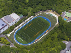 拓殖大学八王子国際キャンパス総合グラウンド陸上競技場の 改修工事が完成しました 日本体育施設株式会社